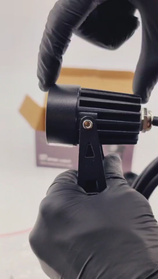 Load and play video in Gallery viewer, 5W Garden Outdoor LED Spike Lights IP65 with 2 Meters Cable