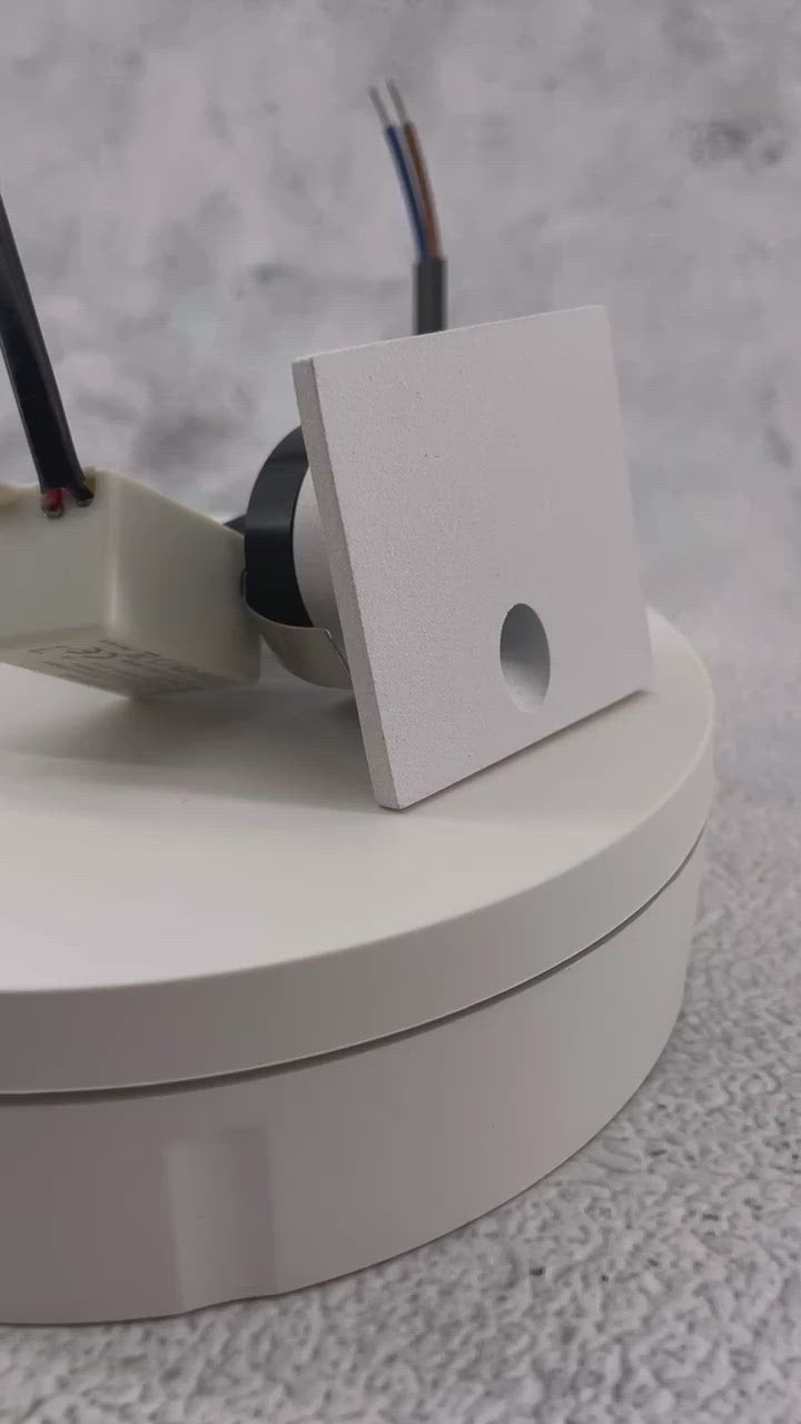 Load and play video in Gallery viewer, 3W Mia Low Level Wash Step Light White (Driver included)